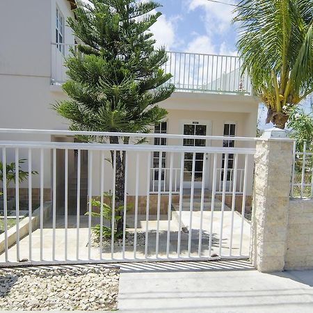Caribbean Inn And Suites St. John's Zewnętrze zdjęcie